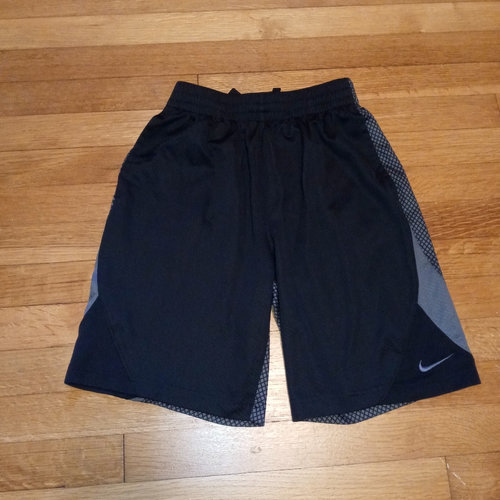Nike athletic shorts L
